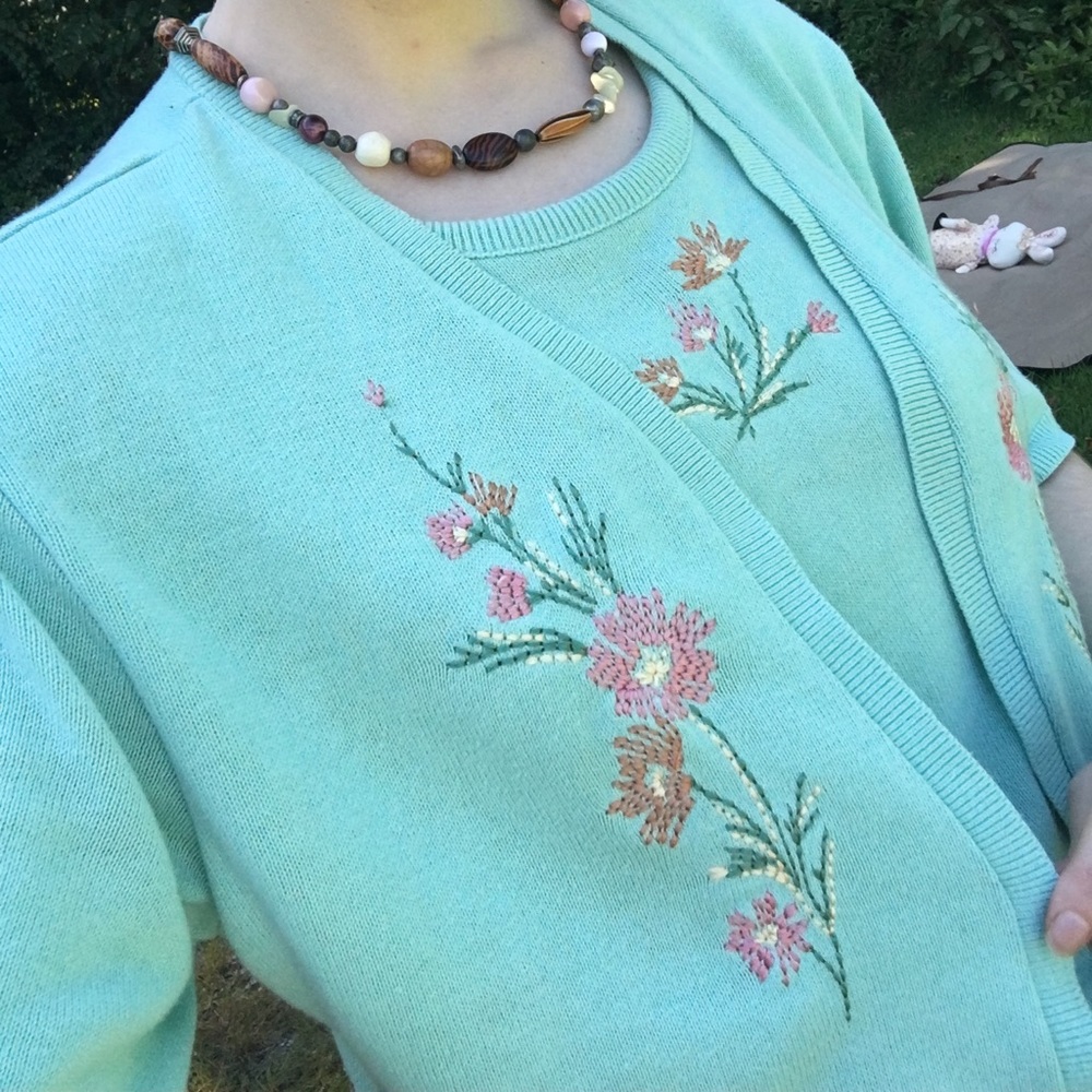 ☀Southern Lady Floral Embroidered Faux Layered Top